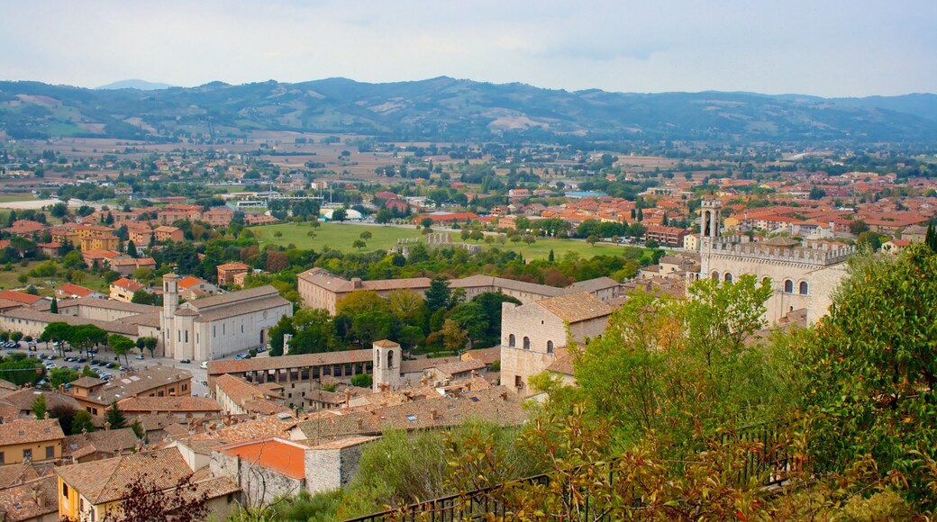 Gubbio showing a city