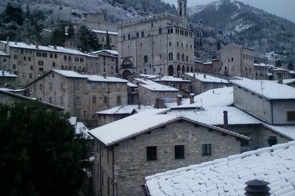 Snow time in Gubbio