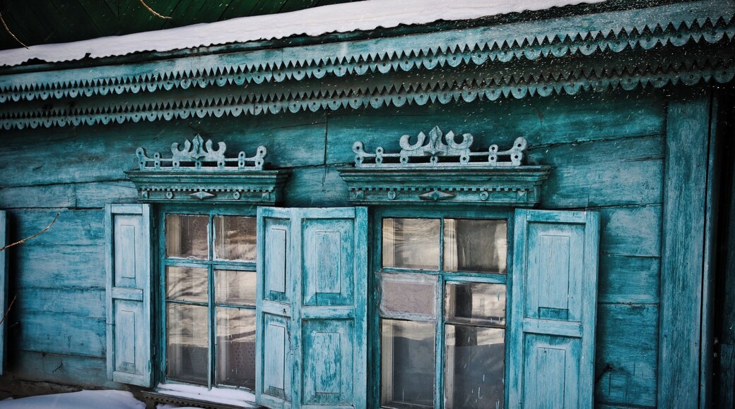 I just love how worn the building has become.