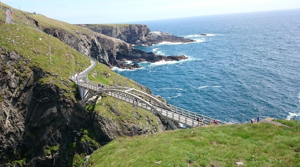 Mizen Bridge is a place in West Cork where you cand discover some absolutely amazing views. Tye place is considered to be the most western place in Ireland