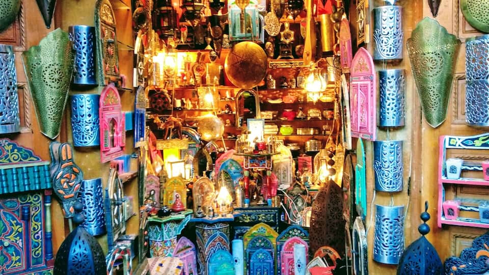 The Medina of Fes El Bali is the biggest Medina in Morocco and it´s full of life!
Madrasas, fondouks, palaces, residences, mosques and fountains are everywhere! But, be careful, this Medina is also the most labyrinthine, so my advice is to have a local and official guide with you, especially if you have no much time to visit the city because you´ll probably get lost more than once! ;)
#lifeatexpedia #fes #morocco #medina #lights