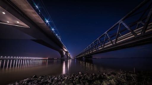 One of my favorite shots of 2017. Hard to find this place between the two Moerdijk railway bridges. Go exactly to the pin i set, go through the fence and walk beside the bridge through the meadow to the water and voilá
JUST FOLLOW THE PIN TO GET THERE 📌
⬇️⬇️ Make my day and follow me also at: ⬇️⬇️
https://www.instagram.com/denniskuh1896/
https://www.facebook.com/dennisdondersphotography/
https://500px.com/dennisdonders
www.flickr.com/photos/denniskuh1896
