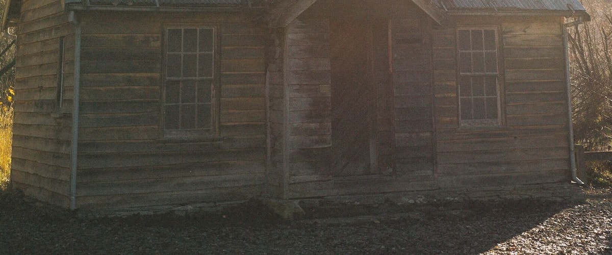 The old police station as part of the Chinese Village in Arrowtown. It's best to get here early as it's located in a carpark and people tend to park in front of it as the day gets busier