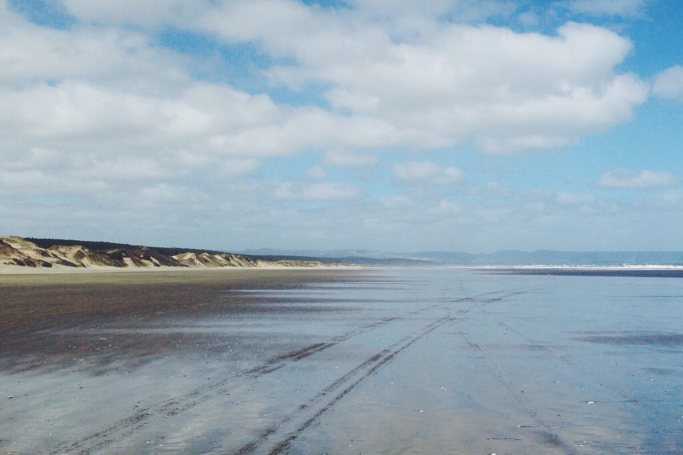 Always wanted to take your car out for a spin on the beach? Here you can! It's not actually ninety miles but it's long enough to have some fun. It's officially a public highway so watch your speed.

#beach #ninetymilebeach #newzealand
