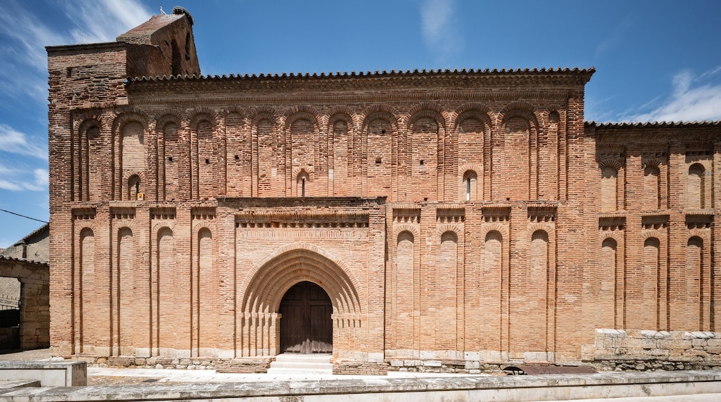 San Lorenzo El Real in Toro features Mudéjar architecture