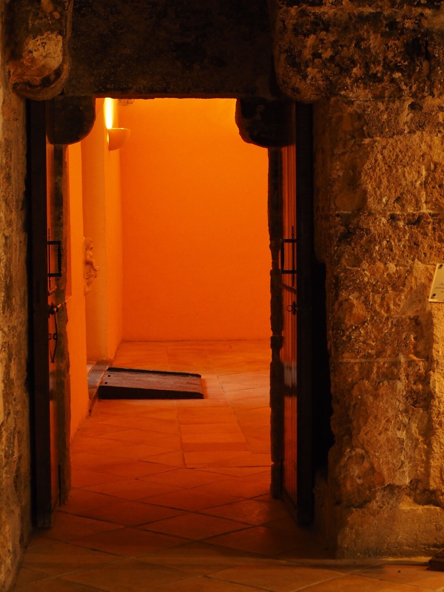 Interesting shapes and beautiful collars in the monomastry