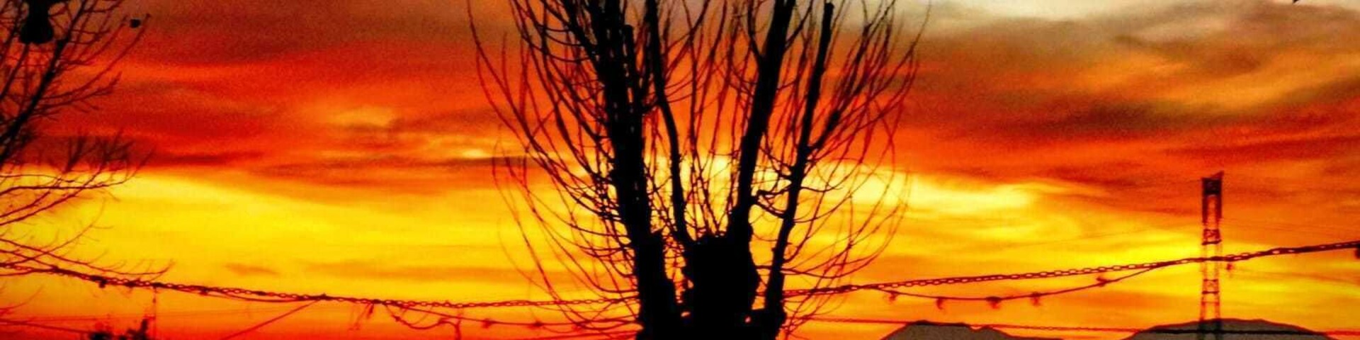 Spanish Sunset. This is Real. We can see this amazing sky many times during the year from a high point at the outskirts of Madrid. This is taken from the mountain village named Alpedrete, very close to the ski tracks of Navacerrada. #lifeatexpedia #spainisdifferent #light #awesomesky #spanishflag #redyellowred