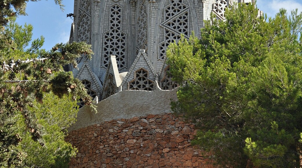 This is a photo of a monument indexed in the Spanish heritage register of Bienes de Interés Cultural under the reference ipa-2210.
