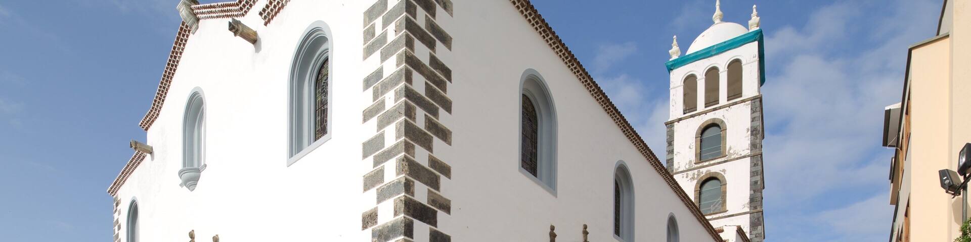 Garachico featuring a church or cathedral