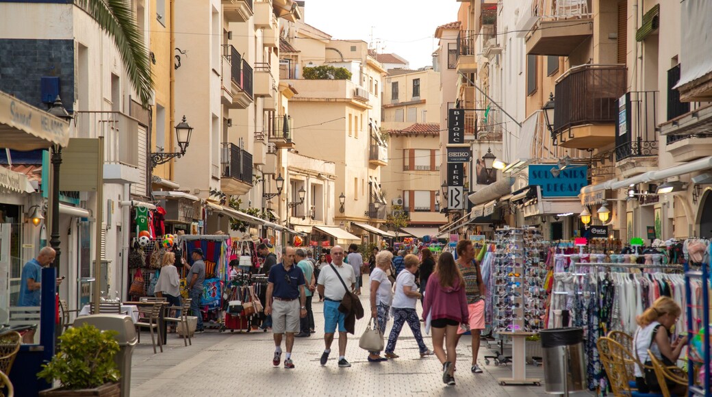 Cambrils showing street scenes as well as a small group of people