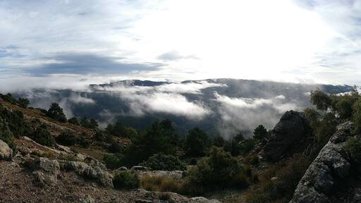 We went hiking from Parador Nacional to "Las Lagunillas", a flat area below Gilillo Peak. From that point we enjoy the view of the whole valley inside Cazorla Natural Park. Clouds were very low.