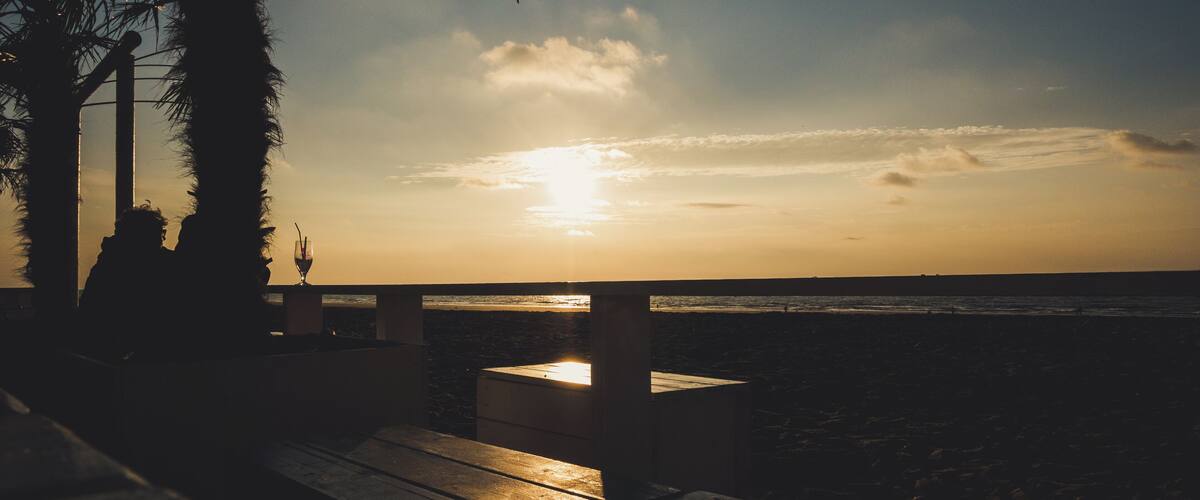 Sunset in a beach bar.
#golden