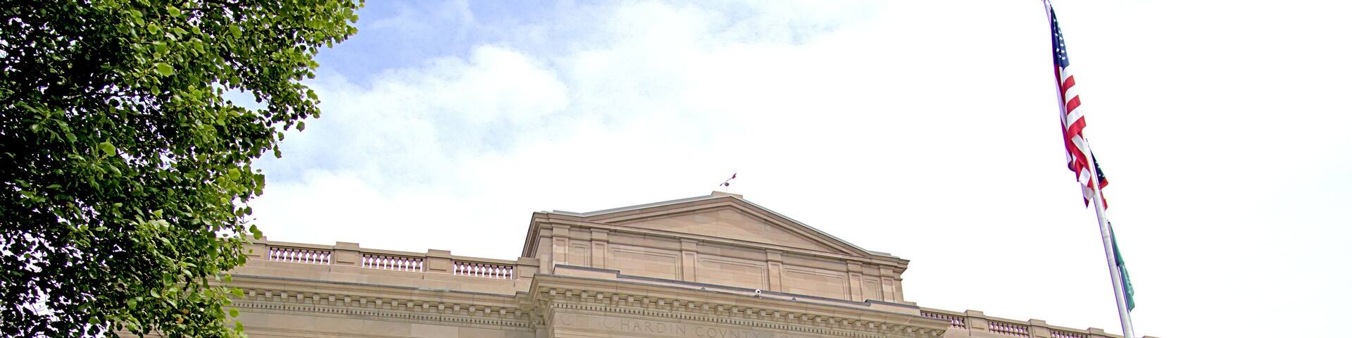 The Hardin County Courthouse, Located in Kenton, Ohio, .It is doubly symmetrical, it as a fine example of neoclassical architecture