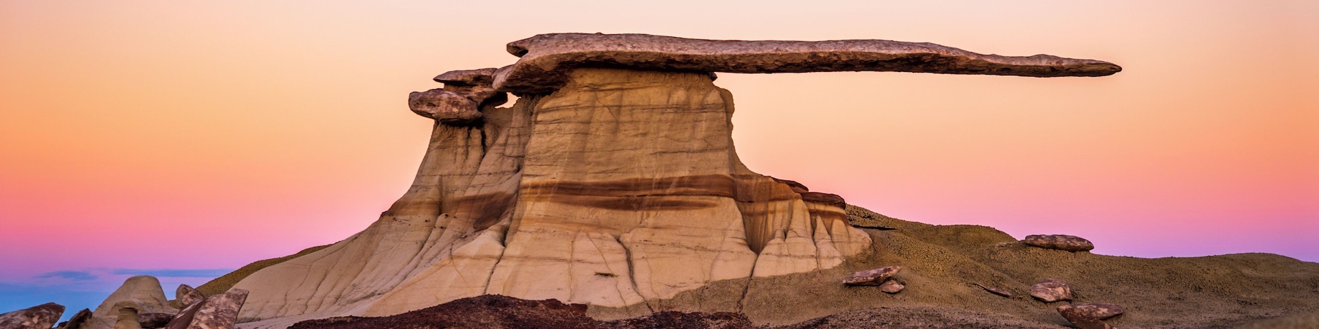 This strange formation is known as the King of Wings. Its location has been a well kept secret for a long time and is still hard to find. I want to keep it that way and will not provide the GPS coordinates of this gem.
It is located somewhere in the Ah Shi Sle Pah.
This photo was taken a couple minutes after sunset.
#GreatOutdoors
#Nature