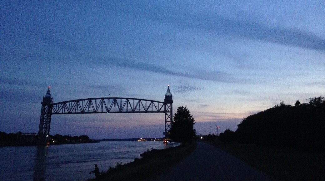 Take a sunset or dinner cruise on the Viking through #capecod #canal. #bvsblue
