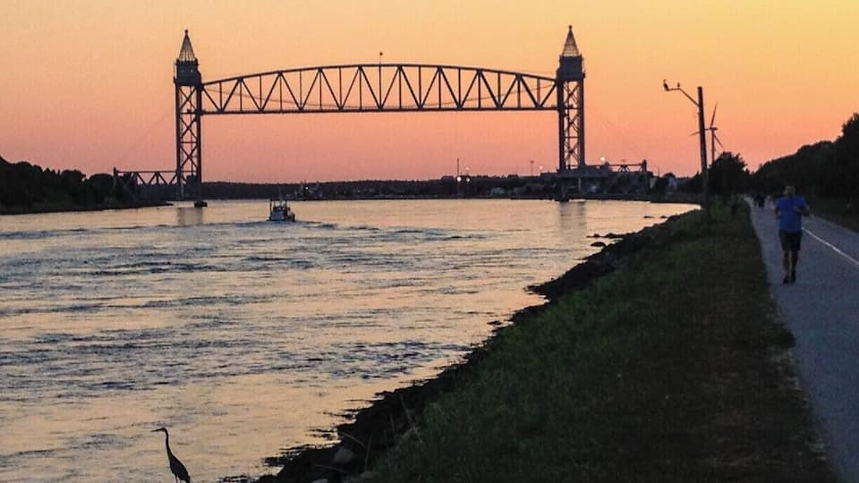 Cod Collection Room Top 10 Hotels in Buzzards Bay, MA (from $90) 2026 - Competitive Prices ...