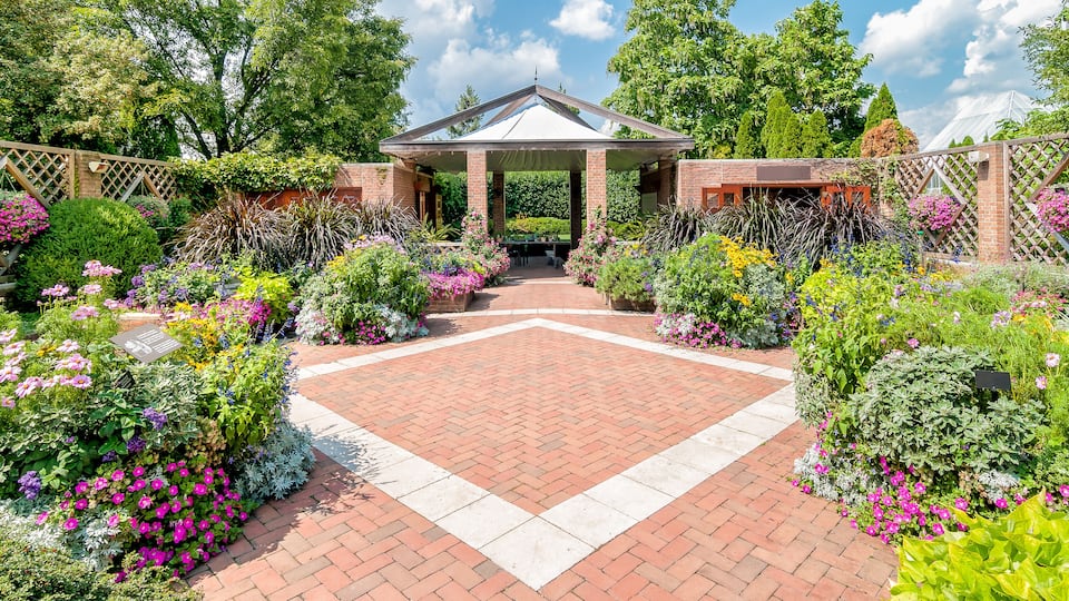 Patio Gardens at the Chicago Botanic Gardens, Illinois, USA
