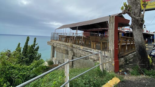 Lots of cool little bars and cafes make hwy 3 a worthwhile way to circle the south