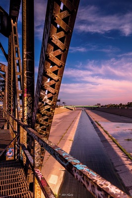 I found this bridge while driving on the 710 Fwy. I walked to the mid point on the bridge and snapped this shot.