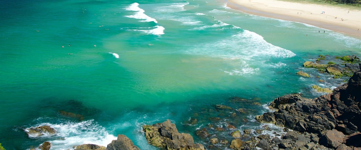 Cabarita Beach showing a sandy beach