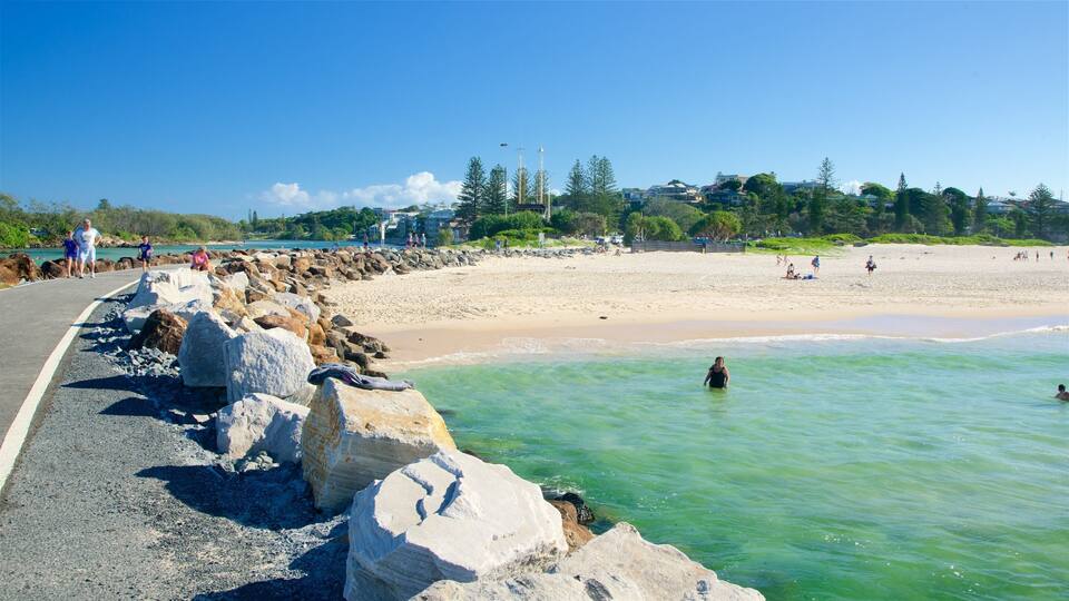 Kingscliff which includes a lake or waterhole