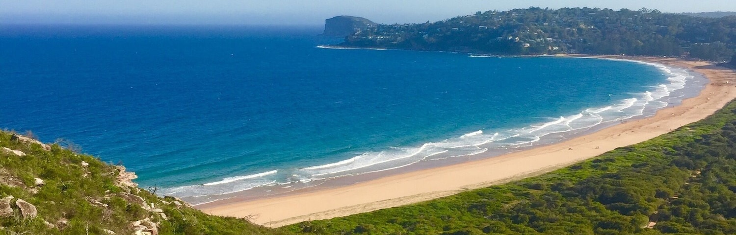 My first day trip of 2018 was back to Palm Beach. I love this place, there are so many spots to explore. This time I was a little more adventurous & went out on some of the smaller paths - this cliff is one of them. I could stare at that view all day.