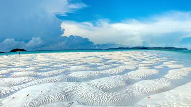 Mesmerizen shapes and patterns creted by the white silica sands of Whitehaven Beach exposed to the winds and tides, Whitsunday Island, Queensland, Australia