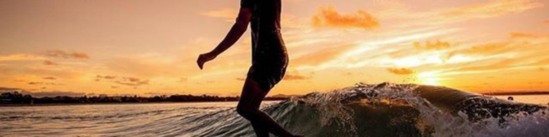 This place has drawn us in many times over the last 12 years. When the sun sets over this beautiful point break a warm glow lights up the perfect peeling waves and if it coincides with a gentle southerly wind and a small east swell it looks like a idyllic scene out of the animated movie “Surfs Up”… you couldn’t draw a better set up I reckon. #LovingNoosaHeads #stimages2016roadtrip #seeaustralia #discoverqueensland 💛 surfer @jworpole