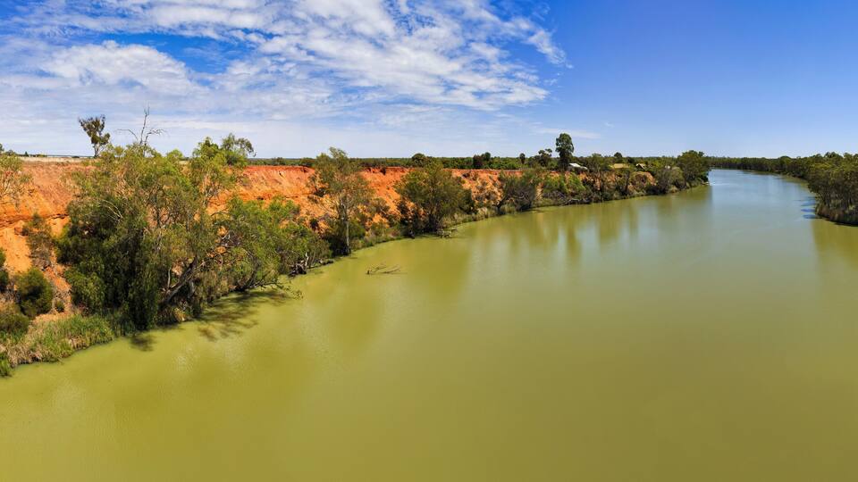 SA Murray From Bridge Day Vert pan