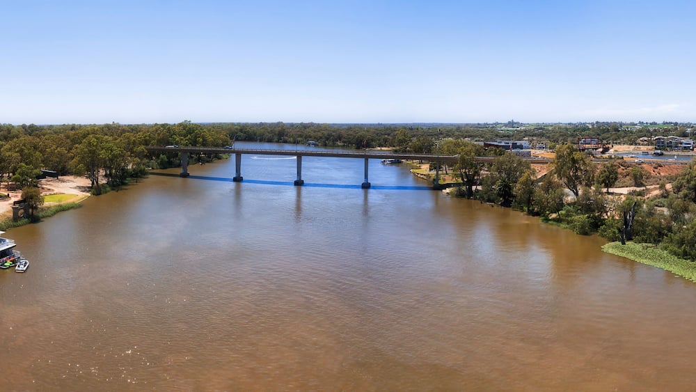 D Murray Mildura Bridge pan