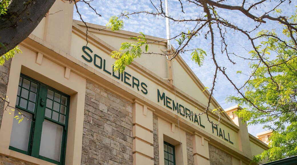 Nuriootpa featuring signage