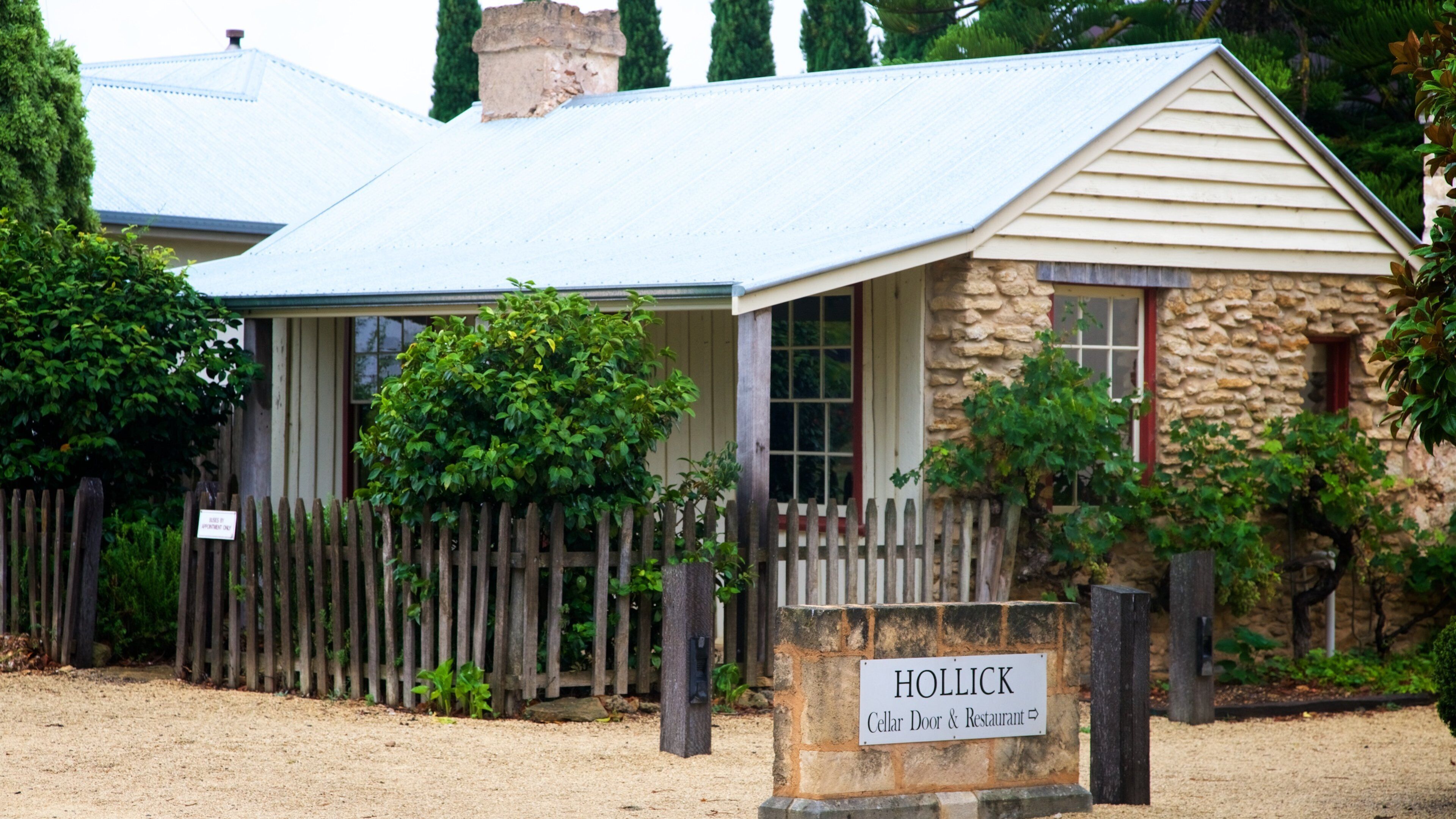 佩諾拉 呈现出 指示牌 和 房屋