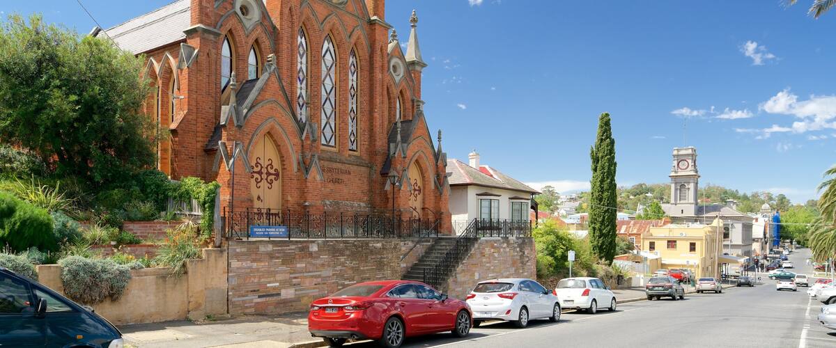 Castlemaine featuring a church or cathedral
