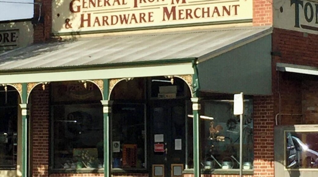 Amazing hardware shop