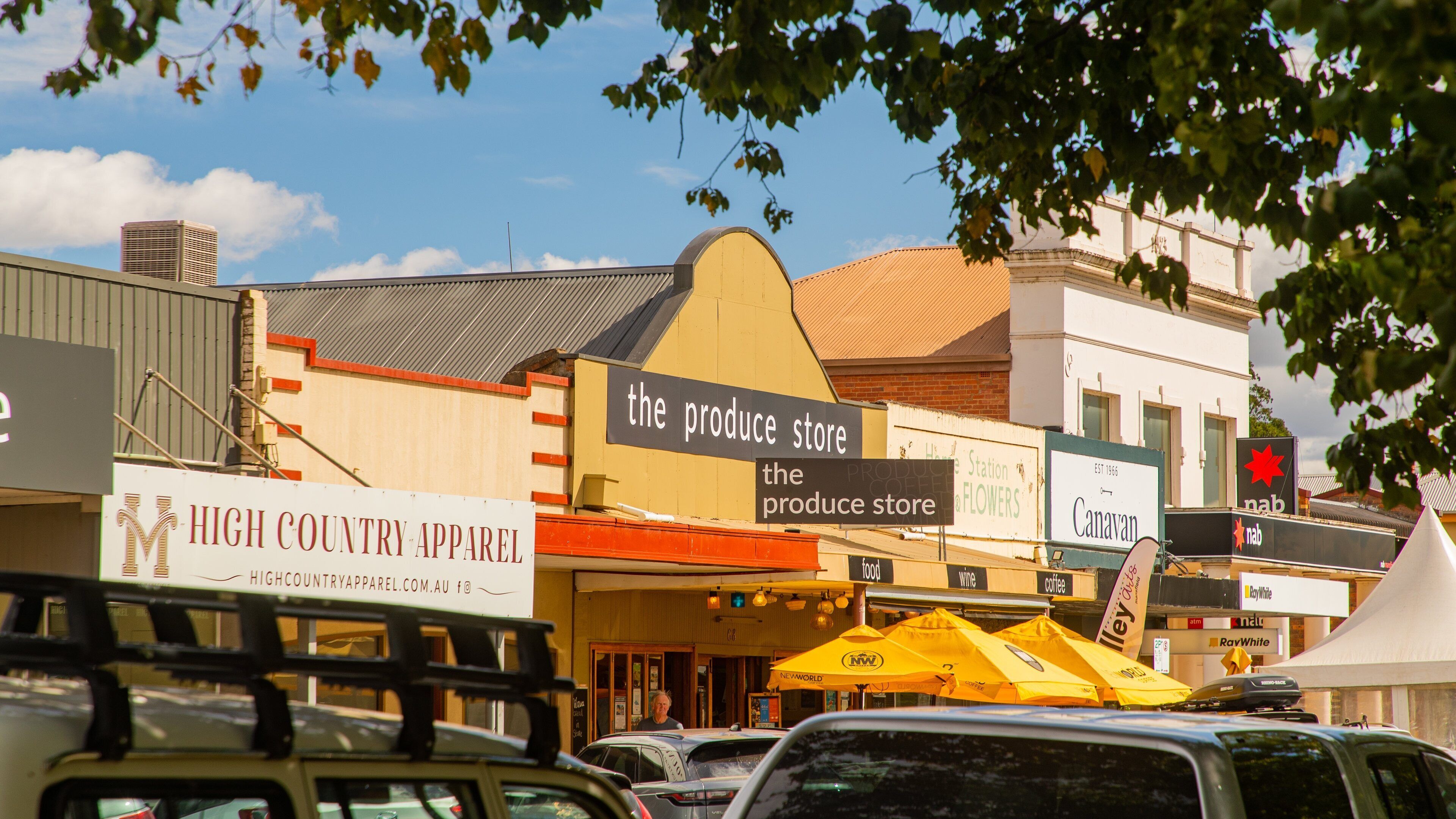 Mansfield showing signage and a small town or village