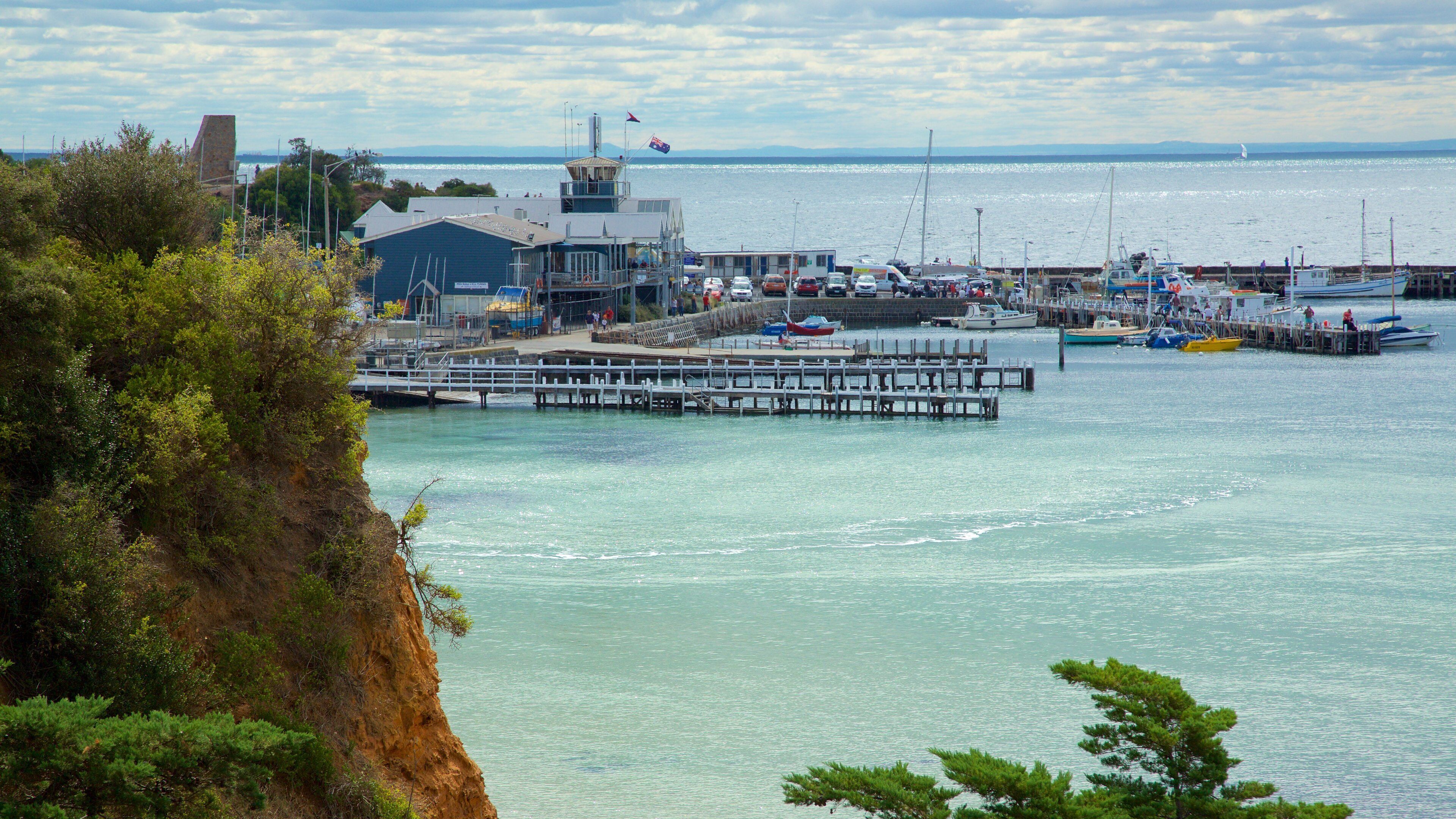 Thị trấn Mornington có tính năng bến tàu