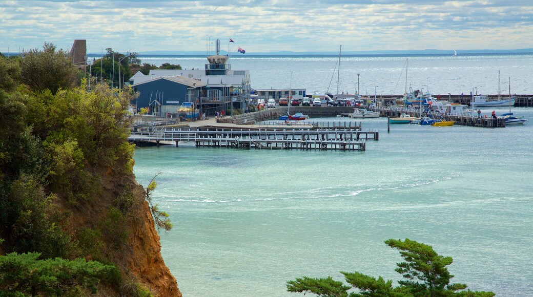 Thị trấn Mornington có tính năng bến tàu