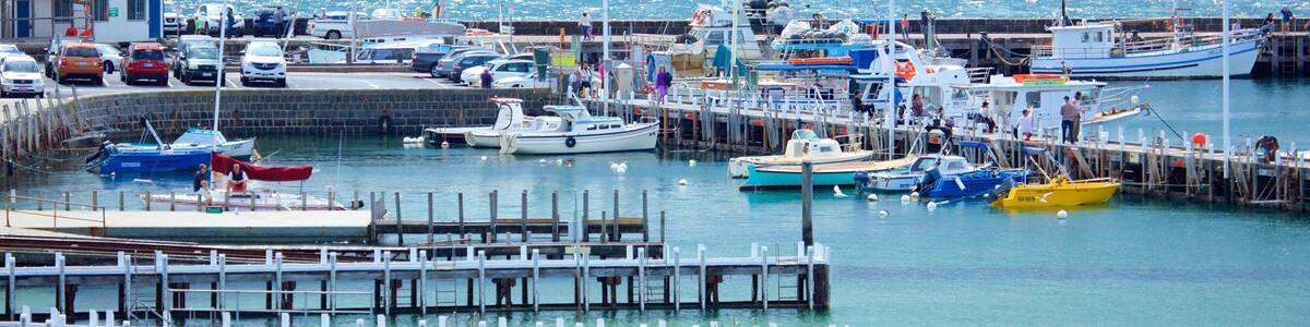 Mornington which includes sailing, boating and a marina