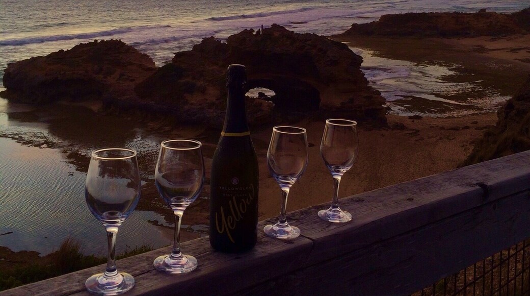 Bubbles on the back beach!
Enjoying the #goldenhour at the 'London Bridge' on Portsea Back Beach in the Mornington Peninsula #NationalPark.
#iPhone5s
#Outdoors
#Celebrate