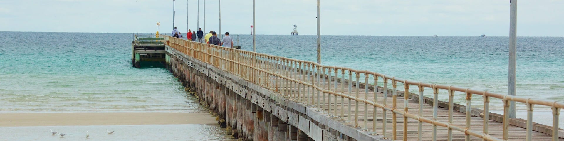 Rosebud ofreciendo una playa de arena