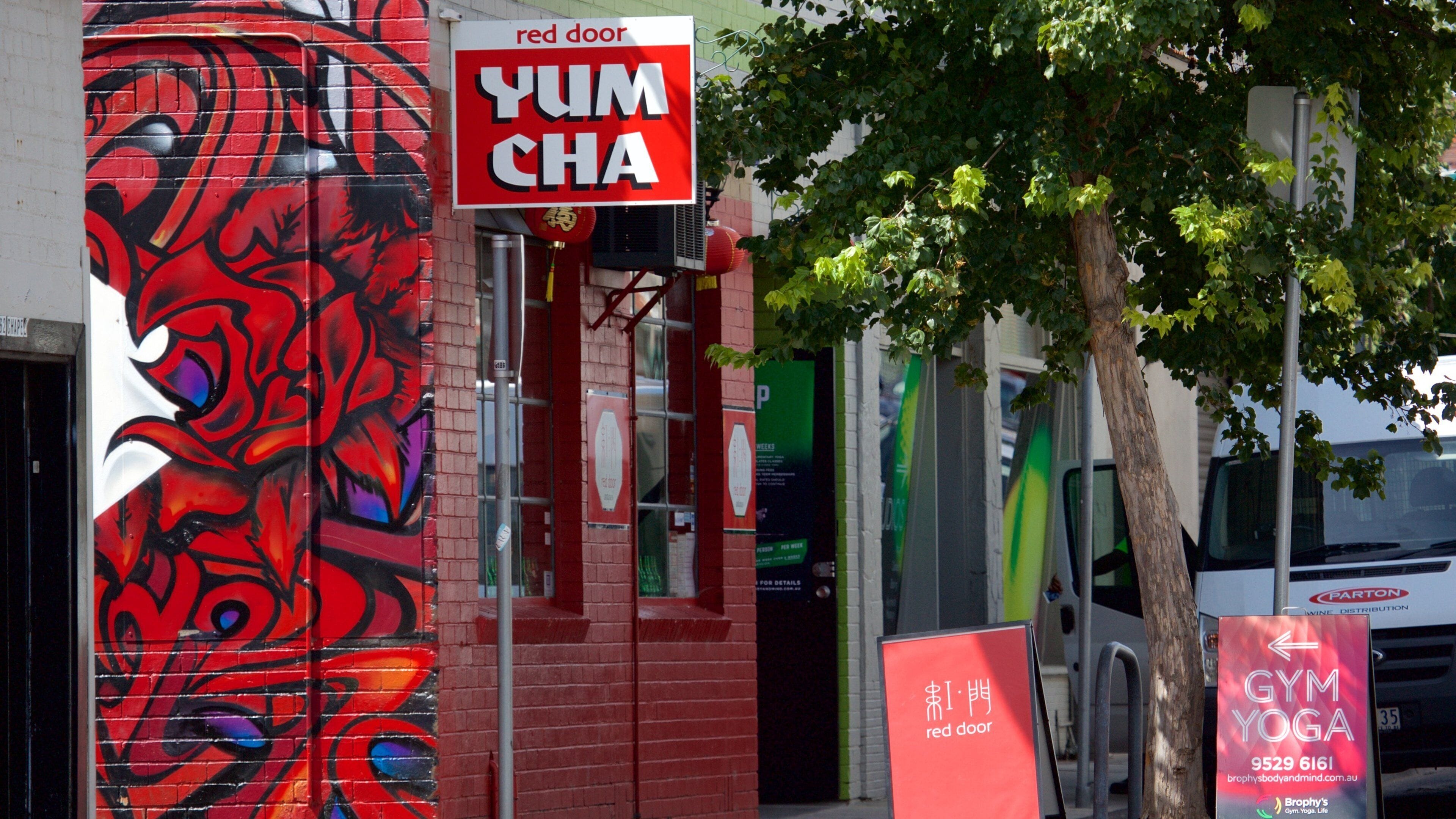 溫莎 设有 指示牌 和 戶外藝術