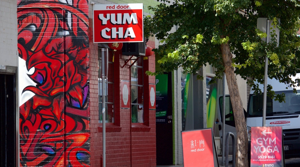 溫莎 设有 指示牌 和 戶外藝術