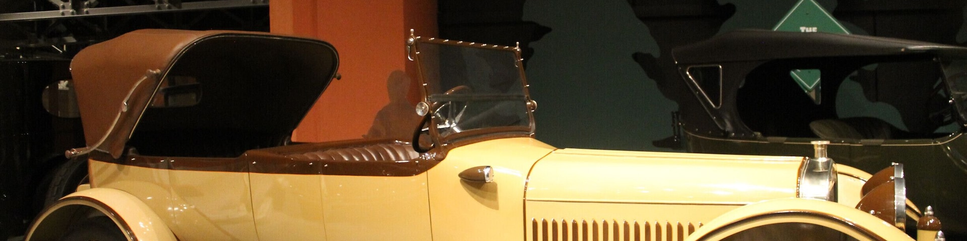 "
    a one-of-a-kind 1929 Duesenberg Phaeton Royale Model J?
    a Bucyrus Class-24 dragline, built in 1917 and is the world’s oldest dragline?
    1943 Douglas DC-3, the workhorse of the north"   http://history.alberta.ca/reynolds/about/about.aspx