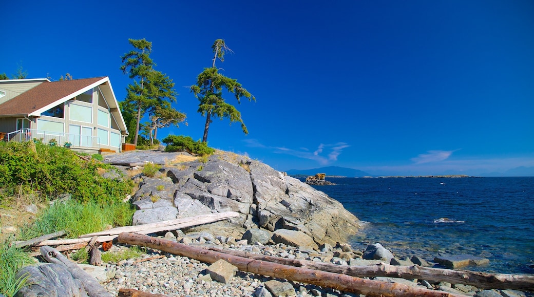 Vịnh Nanoose cho thấy bờ biển lởm chởm và căn nhà