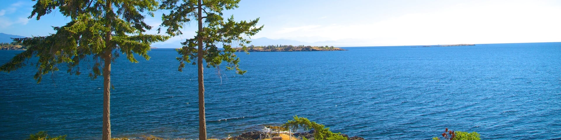 Nanoose Bay mit einem Bucht oder Hafen