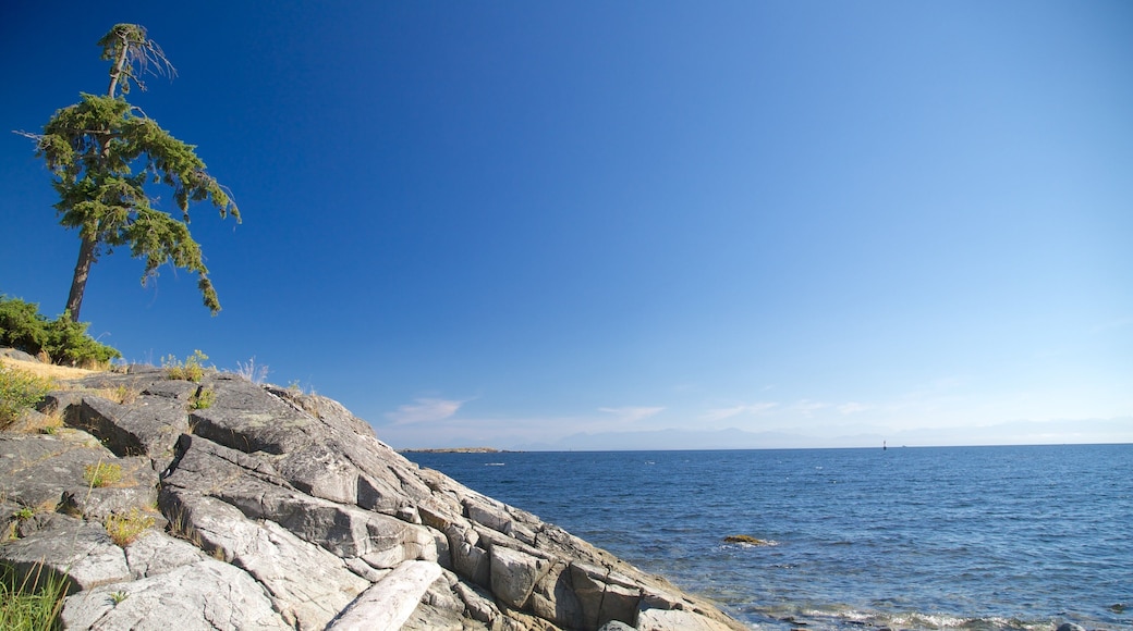 Nanoose Bay featuring rocky coastline