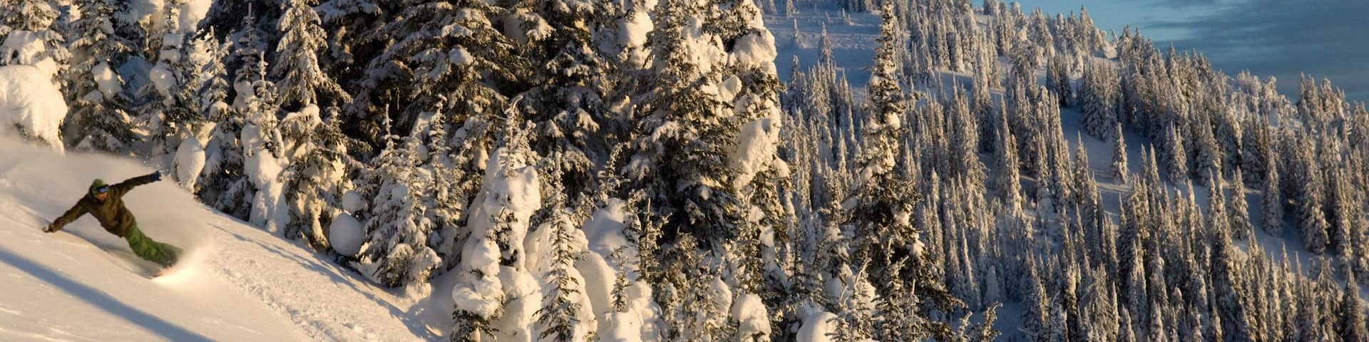 Sun Peaks which includes snow, snow skiing and mountains