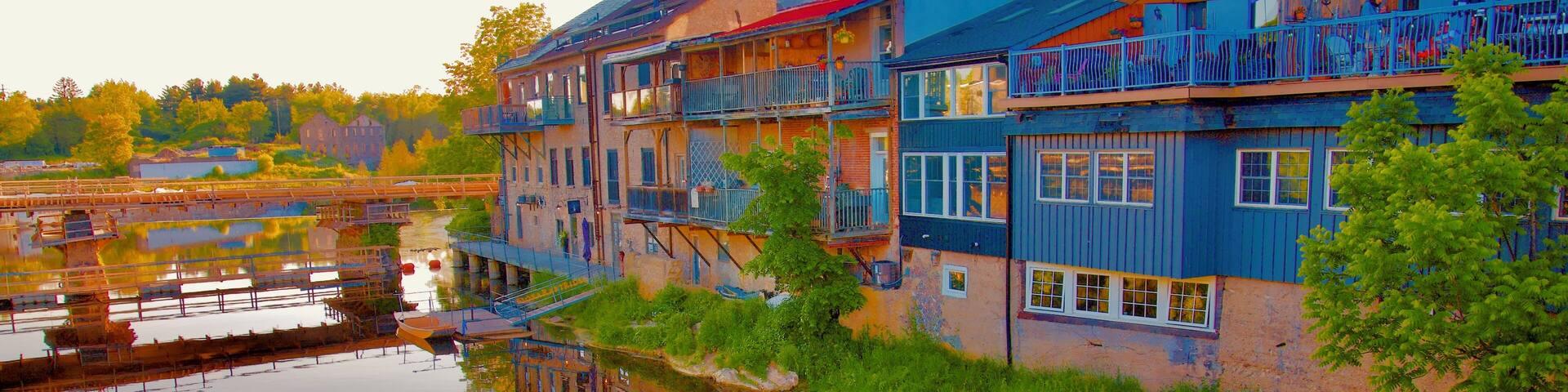 Elora, frequently named to lists of Ontario's prettiest small towns in Canada. Many tourists visit there on day trip, especially on weekend and during the summer time. This little town attracts by the historic nature of the town, and gorgeous Elora Gorge.
#Elora #Ontario #Canada #reflection #GrandRiver #riverside