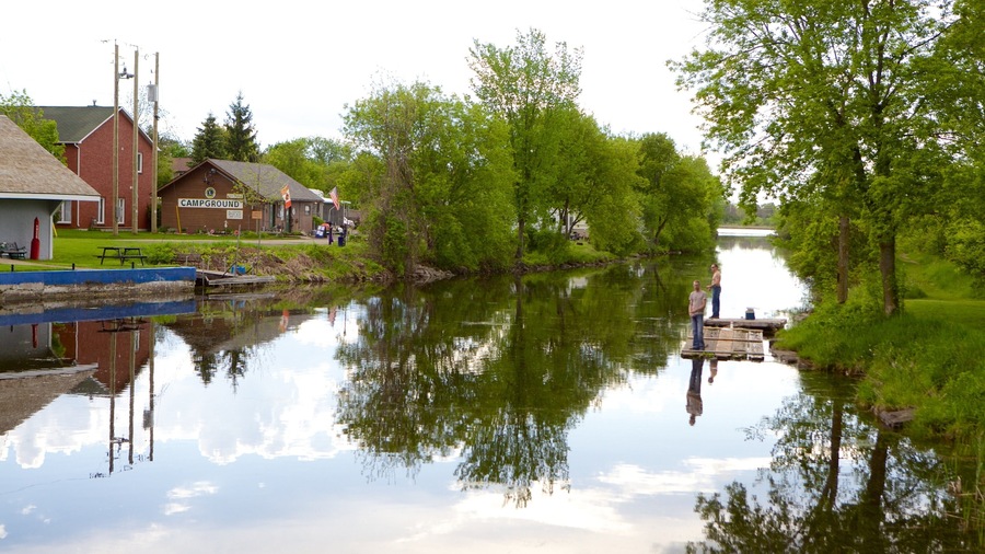 Merrickville showing a river or creek