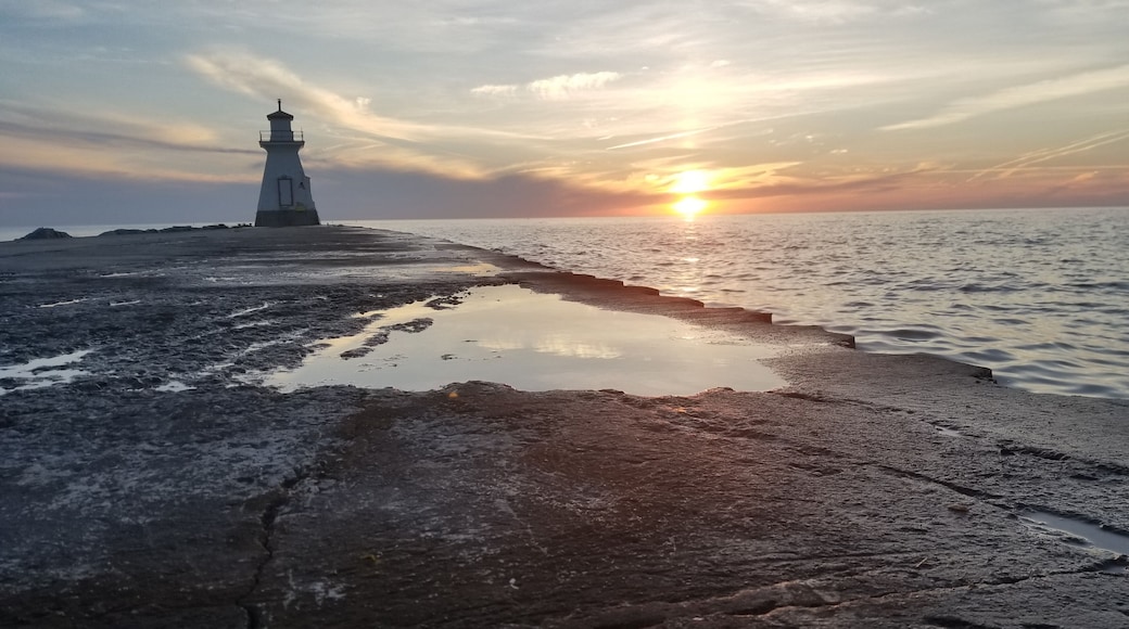 Scubby's point lighthouse in Southampton , Ontario. Located in Bruce county , is an epic place for lovers of sunset photos !
